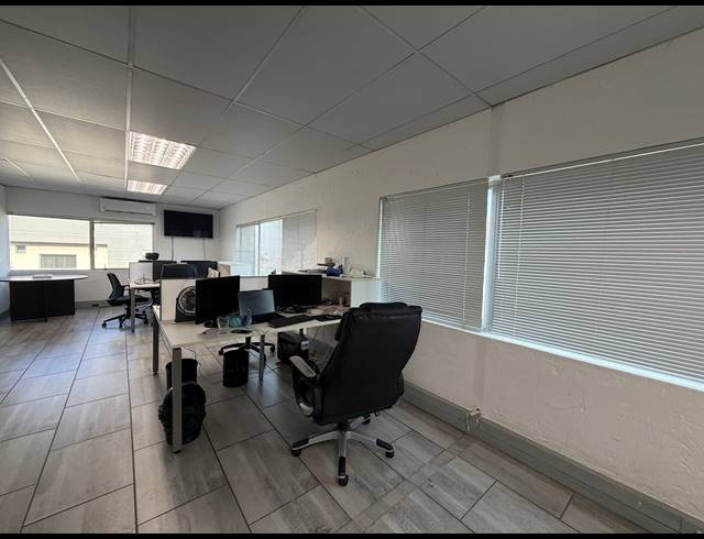 251.10M² OFFICE TO LET IN SUNNINGHILL